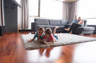 çocuklarla vakit Çift