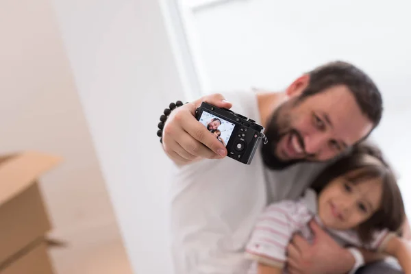 Selfie apa és fia — Stock Fotó