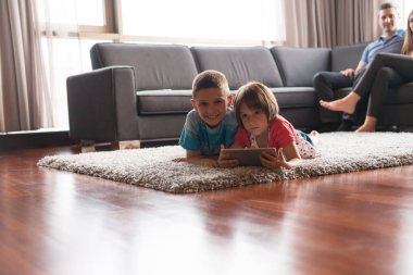 çocuklarla vakit Çift