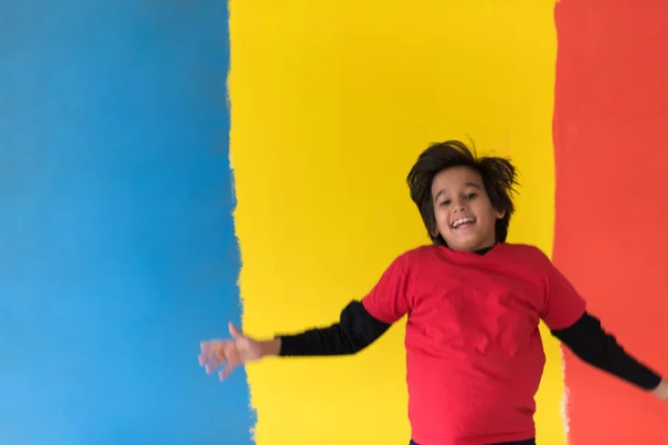 Retrato de um menino feliz — Fotografia de Stock
