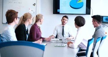 İş ekibi toplantıda. 