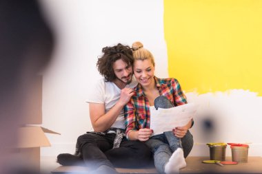 Mutlu genç çift resim sonra rahatlatıcı