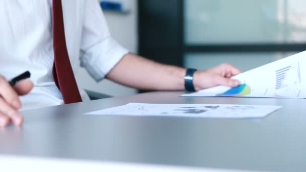 Geschäftsleute Treffen Sich Hellen Büro Und Schmieden Pläne Für Ihr — Stockvideo