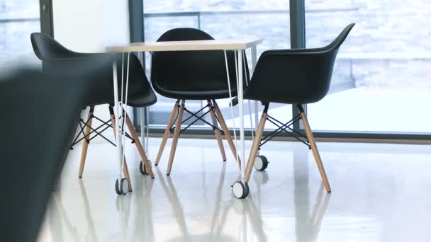 Židle Stůl Moderní Startovací Kanceláři — Stock video
