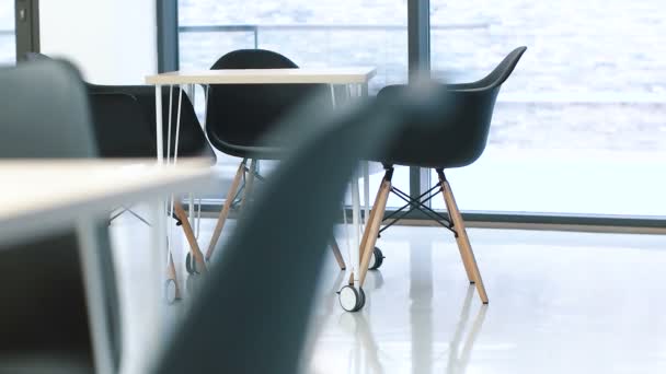 Stoelen Tafel Moderne Startup Office — Stockvideo