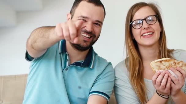 Счастливая пара — стоковое видео