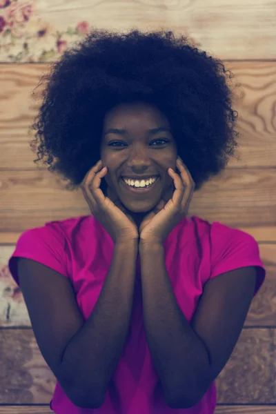 Porträt einer afroamerikanischen Frau — Stockfoto