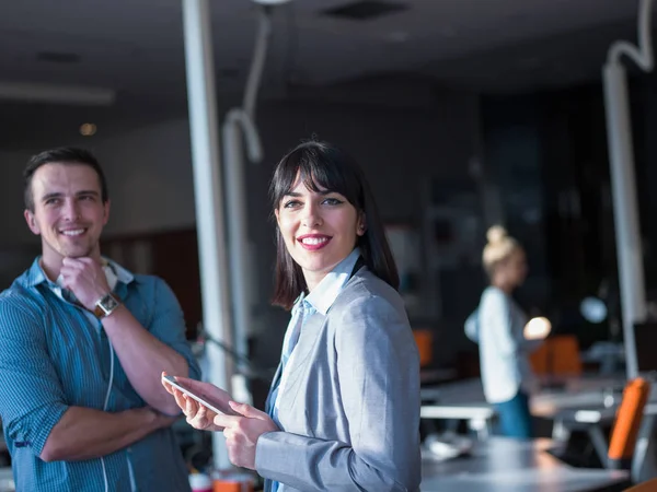 Business mensen werken met Tablet in kantoor — Stockfoto