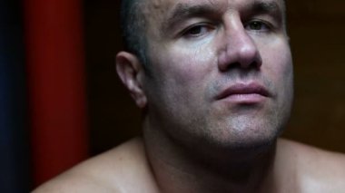 Profesyonel kickboksör antrenman ringinde