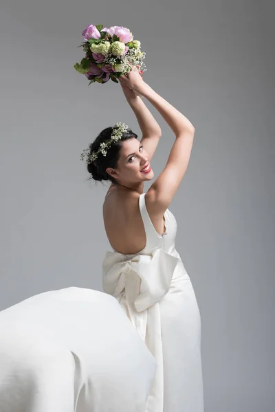 Bride with a bouquet  isolated — Stock Photo, Image