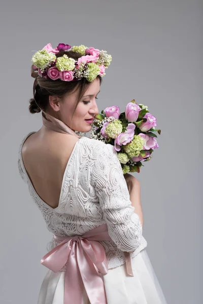 Bride with a bouquet  isolated — Stock Photo, Image