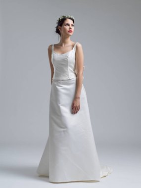 Gelinlik güzel genç kadın