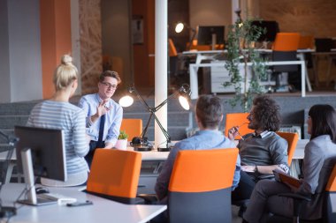 Genç iş takım toplantısı