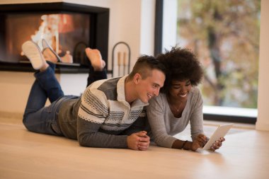 çok ırklı kaç yerde tablet bilgisayar kullanarak