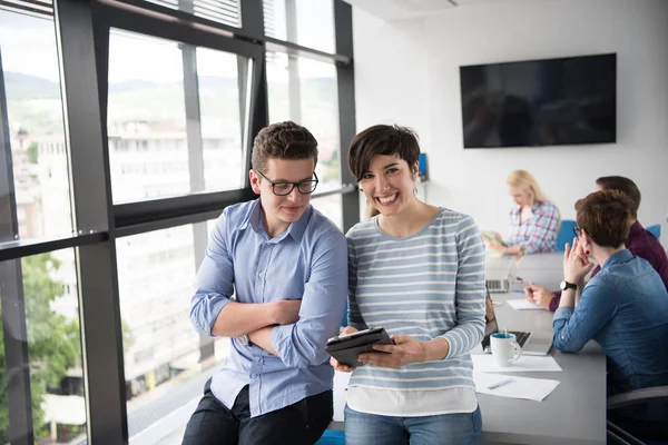 Two Business People Using Tablet Preparing Next Meeting Discussing Ideas — Stock Photo, Image