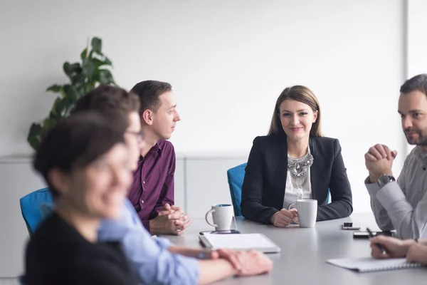 Reunión Del Equipo Negocios Oficina Moderna Puesta Marcha Branistorming Sobre — Foto de Stock