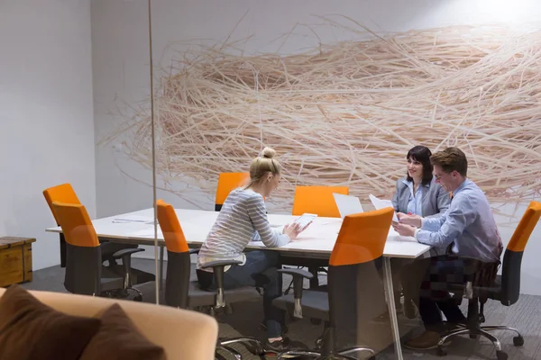 Business Team At A Meeting at modern office building — Stock Photo, Image