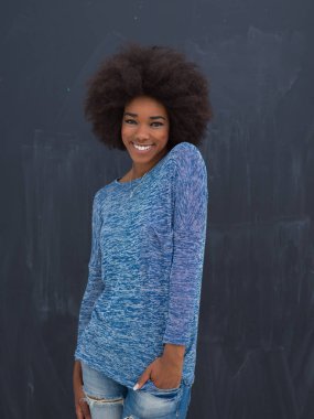 güzel bir dostu Afrikalı-Amerikalı kadın portresi