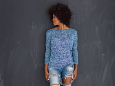 güzel bir dostu Afrikalı-Amerikalı kadın portresi