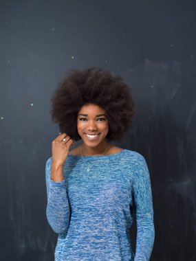 güzel bir dostu Afrikalı-Amerikalı kadın portresi