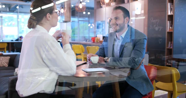 Modern ofis binasında Girişim İş Takımı Toplantısı — Stok fotoğraf