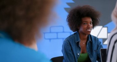 Çok ırklı bir girişim ekibi toplandı