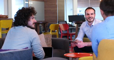 Başlangıç iş takım toplantısı 