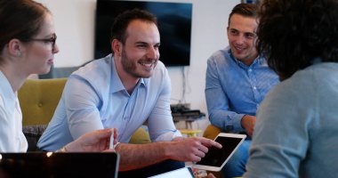 Başlangıç iş takım toplantısı 