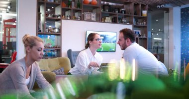 Başlangıç iş takım toplantısı 