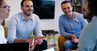 Başlangıç iş takım toplantısı 