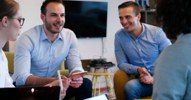 Başlangıç iş takım toplantısı 