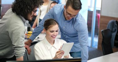 Başlangıç iş takım toplantısı 