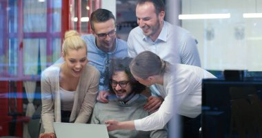 Başlangıç iş takım toplantısı 