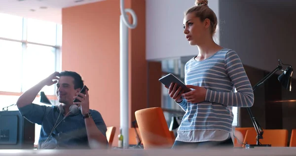 Startup Business Team ad un meeting in un moderno edificio per uffici — Foto Stock