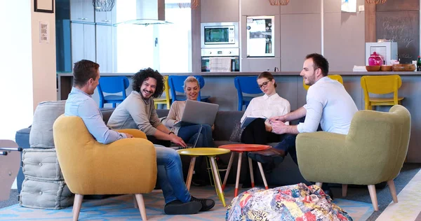 Startup Business Team At A Meeting at modern office building — Stock Photo, Image