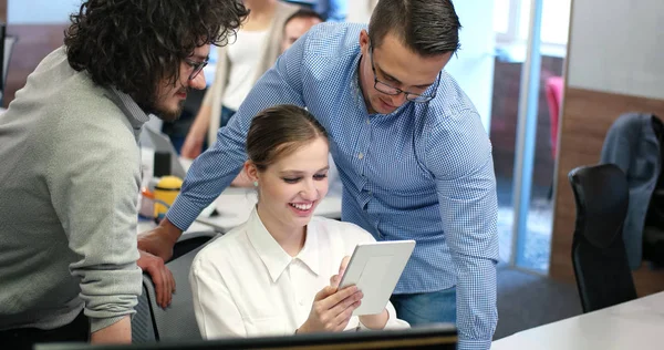 Başlangıç iş takım toplantısı 