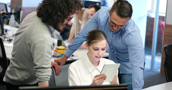 Başlangıç iş takım toplantısı 