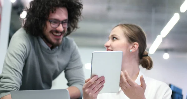 Startup-Business-Team bei Treffen — Stockfoto