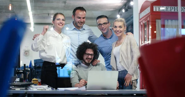 Equipe de negócios inicialização na reunião — Fotografia de Stock