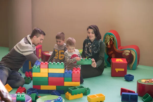 Parents having fun with kids — Stock Photo, Image