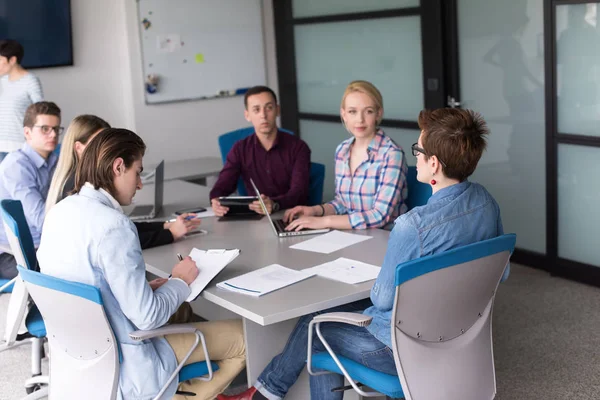 Business Team At A Meeting at modern office building — Stock Photo, Image