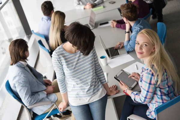 Business Women Using Digital Tablet Busy Office — Stock Photo, Image