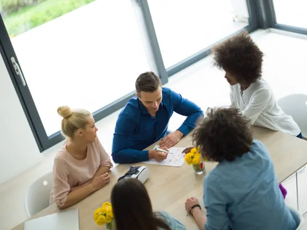 Multiethnic startup Business Team At A Meeting at modern office — Stock Photo, Image