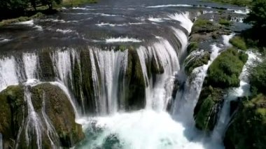 temiz su ile şelale