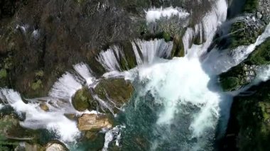 temiz su ile şelale