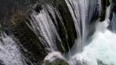 temiz su ile şelale