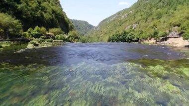 temiz su ile şelale