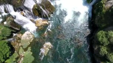 temiz su ile şelale