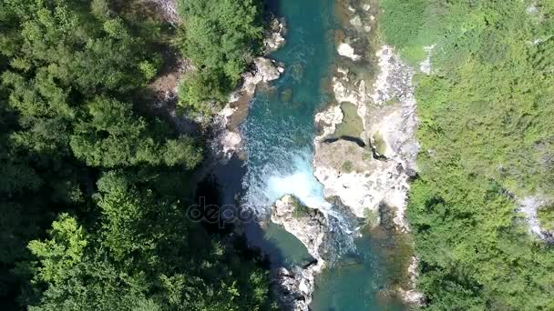 Cachoeira com água doce — Vídeo de Stock