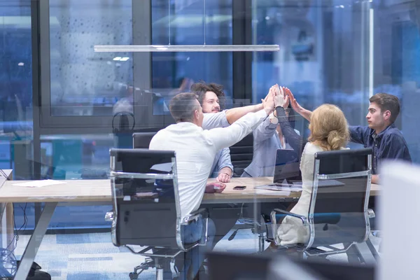 Startup Group of young business people celebrating success — Stock Photo, Image